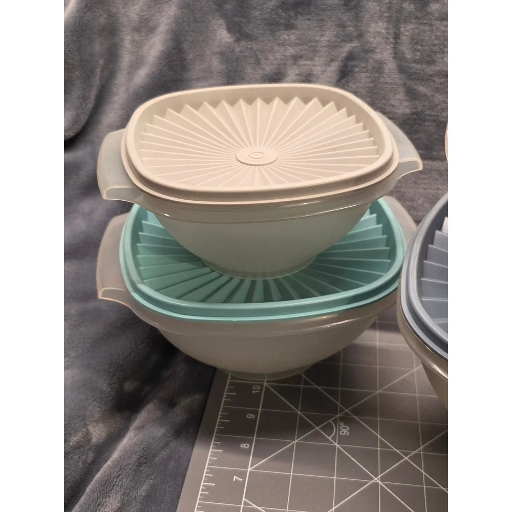 Tupperware Servalier Nesting Bowl Set 4pc Pastel Sunburst Lid Pink Blue Gray